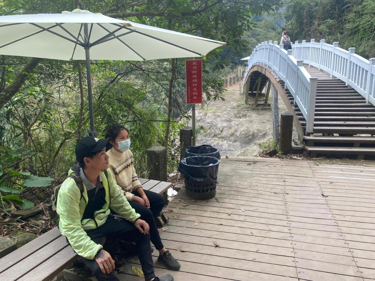 Romeo Inn Zhushan Bagian luar foto
