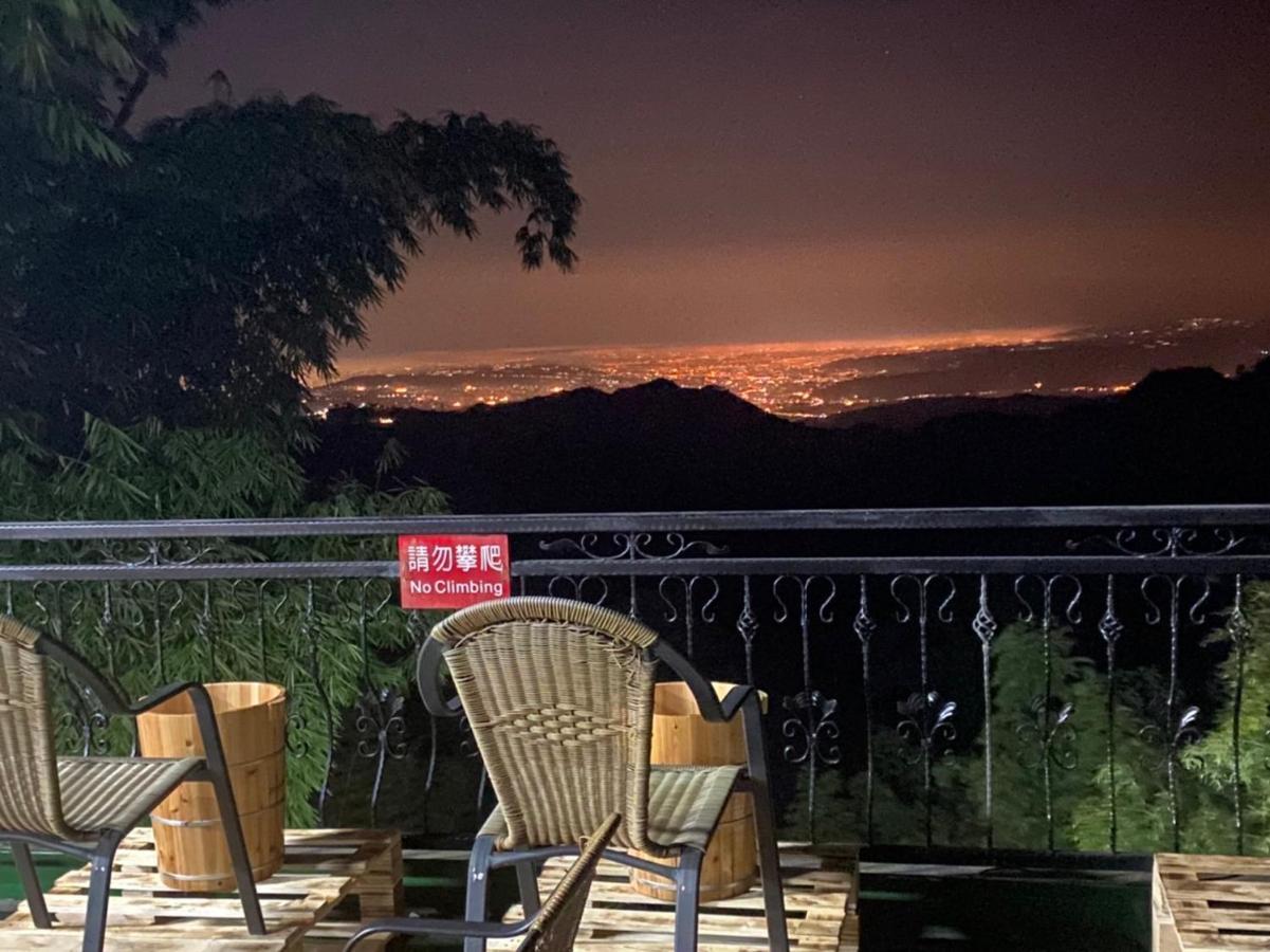 Romeo Inn Zhushan Bagian luar foto